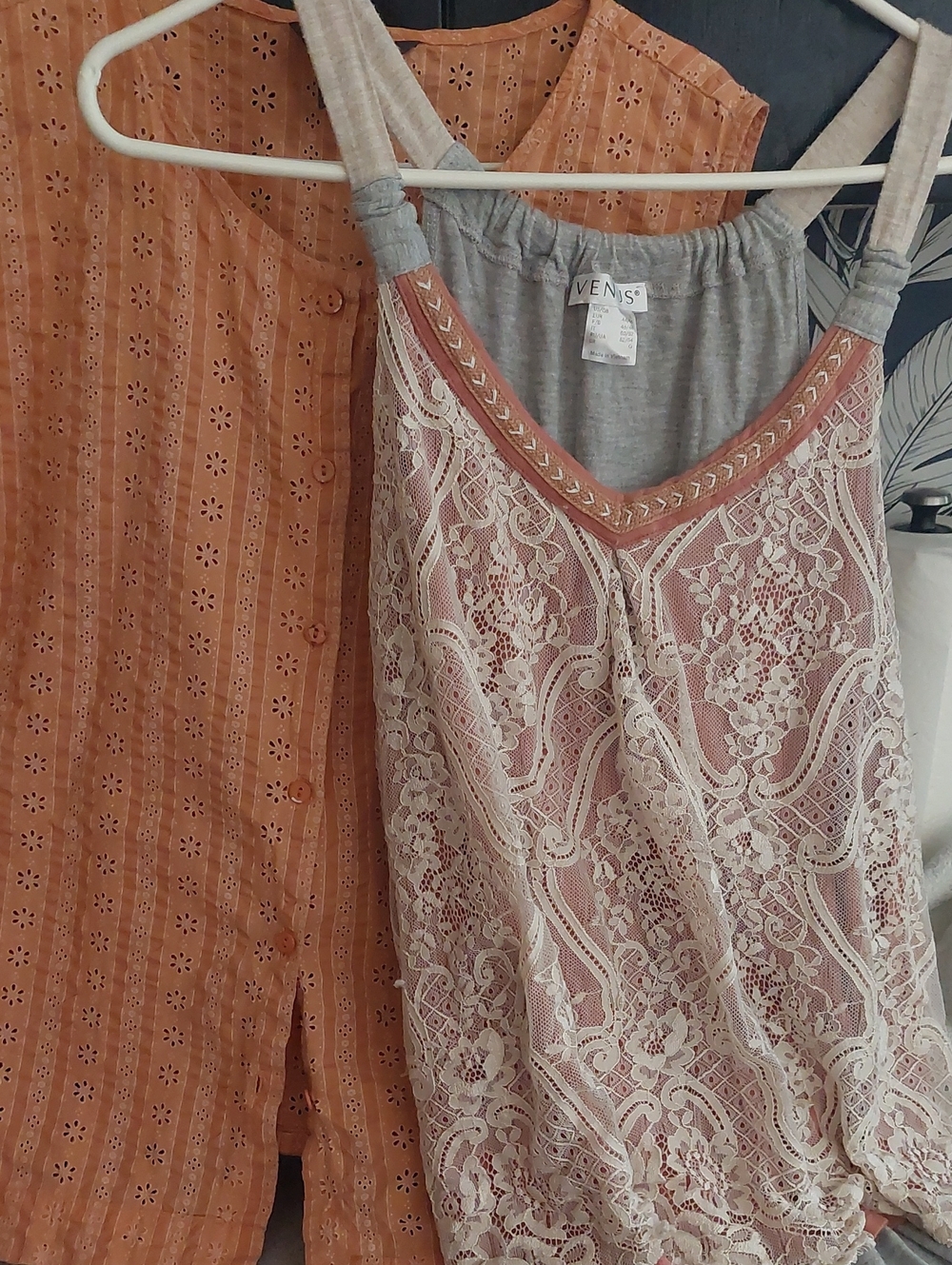VENUS Lace Overlay Tank Top in Cream and Dusty Pink L Woolrich Top Size XL